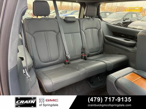 Used 2022 Jeep Grand Wagoneer Series II w/ Convenience Group III AWD/4WD image 33
