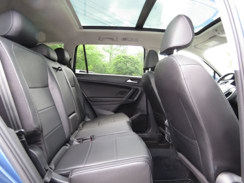 Used 2020 Volkswagen Tiguan SEL AWD/4WD image 16