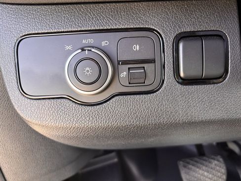 Used 2024 Mercedes-Benz Sprinter 2500 image 28