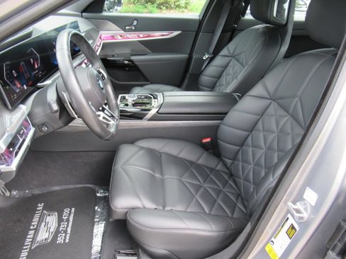 Used 2023 BMW 740i RWD image 18