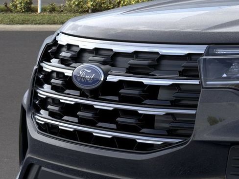 New 2026 Ford Explorer Active RWD image 17
