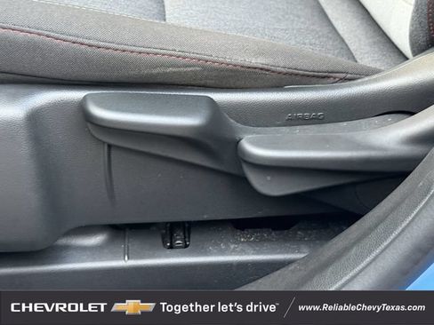 Used 2024 Chevrolet Trax RS w/ Sunroof Package FWD image 28