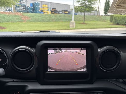 Used 2023 Jeep Wrangler Unlimited Sport AWD/4WD image 29