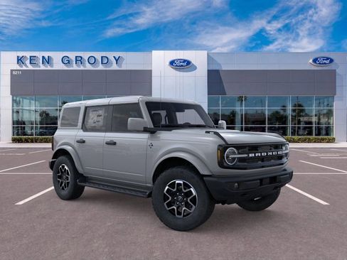 New 2026 Ford Bronco Outer Banks AWD/4WD image 1