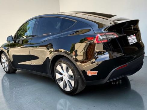 Used 2020 Tesla Model Y Long Range AWD/4WD image 4