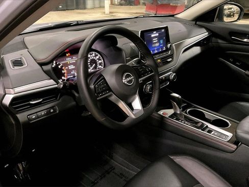 Used 2025 Nissan Altima 2.5 SR image 13