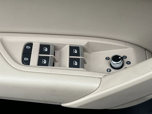 Used 2023 Audi Q5 2.0T Premium w/ Convenience Package image 13