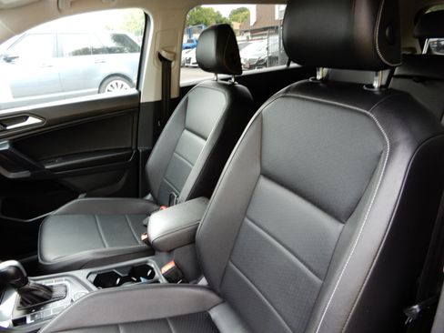 Used 2021 Volkswagen Tiguan SEL image 14