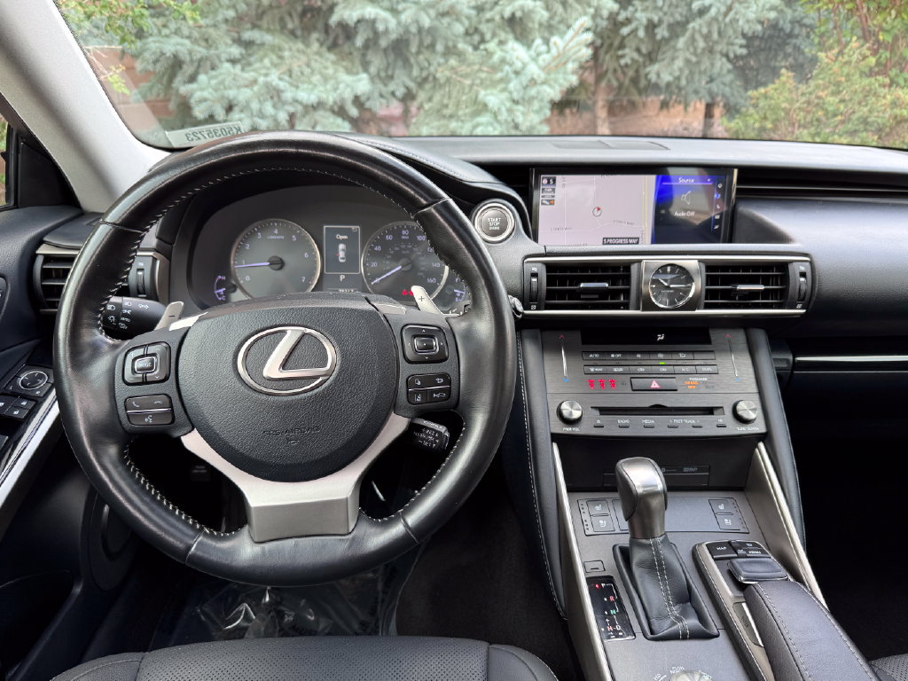 Used 2019 Lexus IS 300 AWD image 26