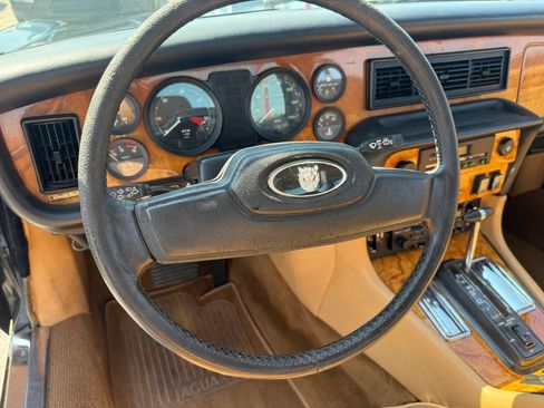 Used 1987 Jaguar XJ6 RWD image 30