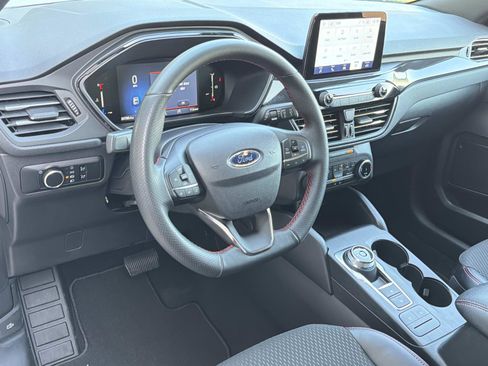 Certified 2025 Ford Escape ST-Line FWD image 22