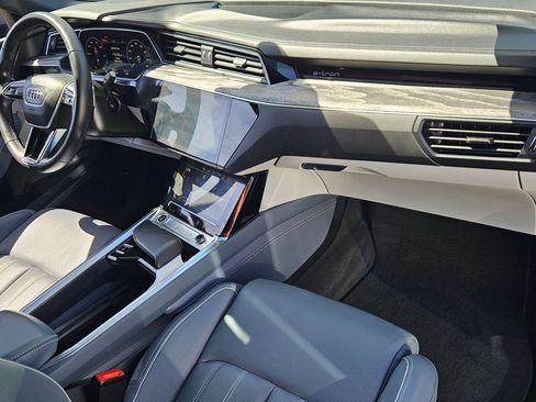 Used 2023 Audi e-tron Prestige w/ Prestige Package AWD/4WD image 31
