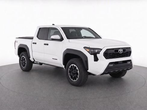 Used 2025 Toyota Tacoma TRD Off-Road w/ TRD Off Road Upgrade Package AWD/4WD image 2