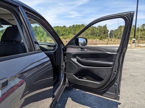 Certified 2024 Jeep Grand Cherokee Limited w/ Black Appearance Package image 59