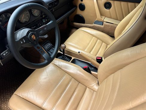 Used 1990 Porsche 911 Carrera image 4