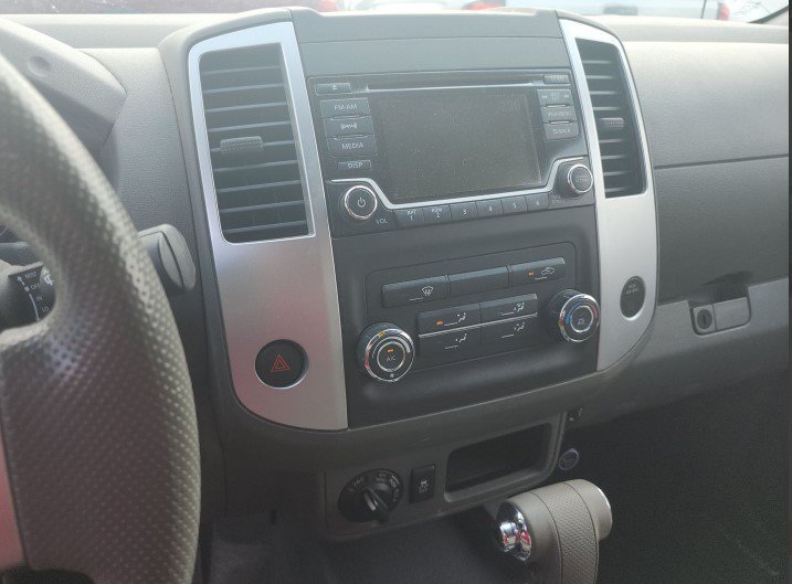 Used 2018 Nissan Frontier SV AWD/4WD image 10
