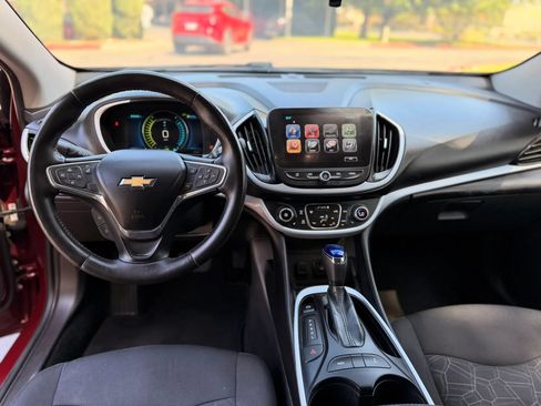 Used 2017 Chevrolet Volt LT w/ Comfort Package FWD image 20