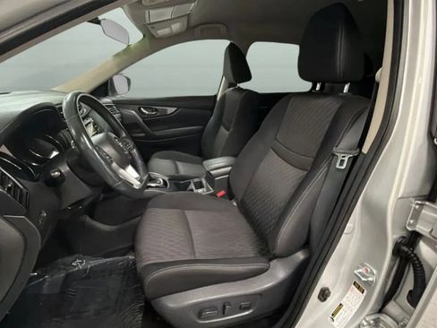 Used 2017 Nissan Rogue SV FWD image 19
