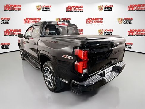 Used 2023 Chevrolet Colorado Z71 w/ Z71 Convenience Package 2 AWD/4WD image 2