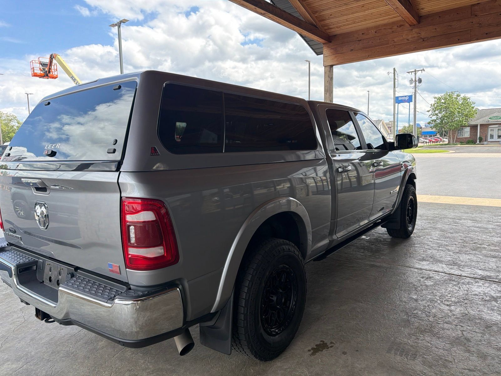 Used 2021 RAM 2500 Laramie w/ Chrome Appearance Group RWD image 23