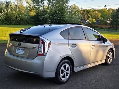 Used 2012 Toyota Prius Four w/ Deluxe Solar Roof Pkg FWD image 7