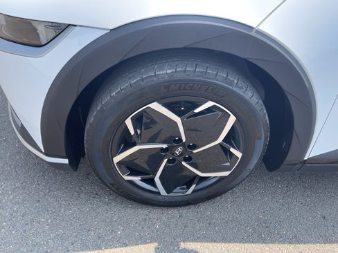 Certified 2024 Hyundai Ioniq 5 SEL RWD image 9