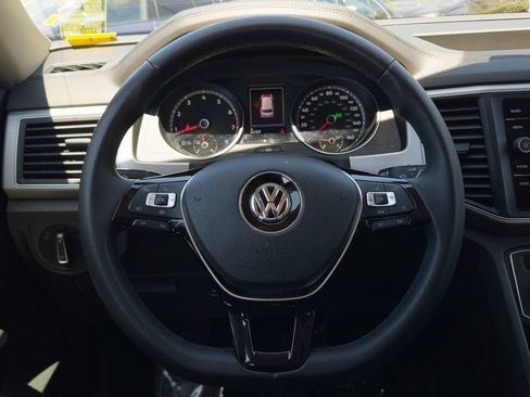 Used 2019 Volkswagen Atlas SE w/ Towing Package FWD image 18
