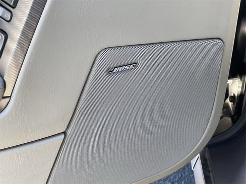 Used 2005 Cadillac XLR image 21