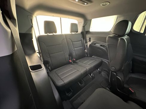 Certified 2023 GMC Acadia SLT w/ Preferred Package FWD image 22