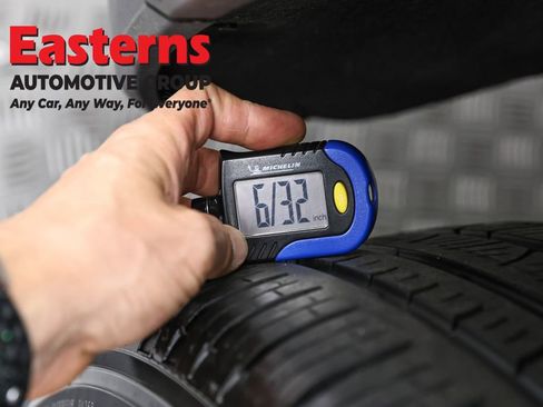 Used 2023 Jeep Grand Cherokee Limited w/ Black Appearance Package AWD/4WD image 30