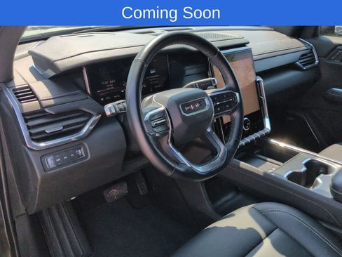 Used 2024 GMC Acadia Elevation AWD/4WD image 2