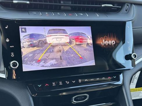 New 2026 Jeep Grand Cherokee Altitude AWD/4WD image 23