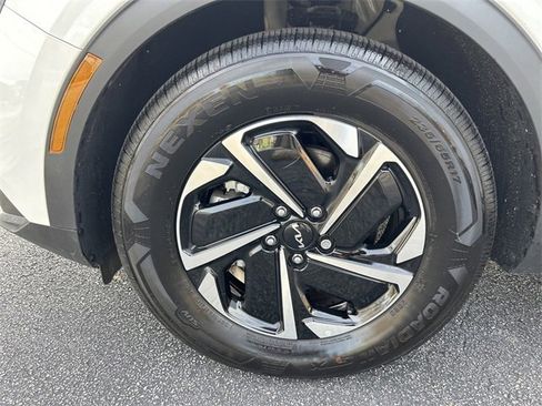 Certified 2025 Kia Sportage LX image 23