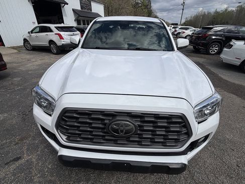 Used 2021 Toyota Tacoma TRD Off-Road w/ Technology Package image 19