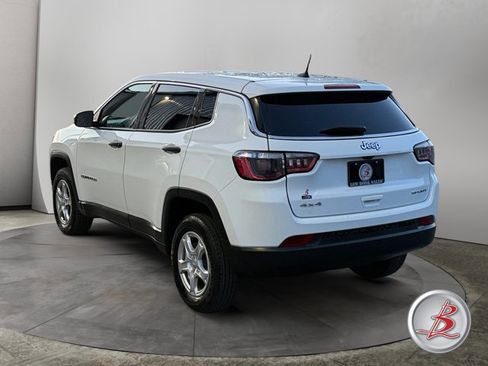 Used 2022 Jeep Compass Sport image 5