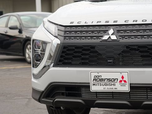 New 2026 Mitsubishi Eclipse Cross LE AWD/4WD image 9