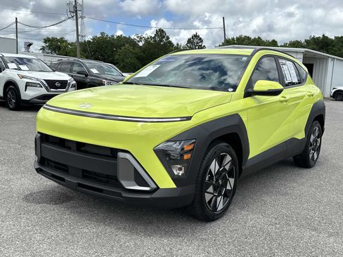 Used 2024 Hyundai Kona SEL w/ Convenience Package FWD image 4