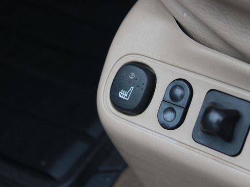 Used 2004 Ford F350 Lariat image 16