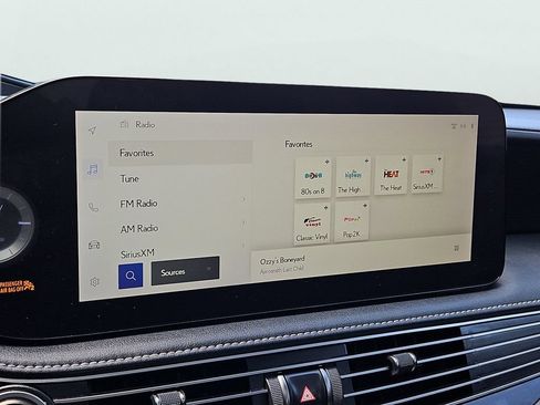 Used 2023 Lexus LS 500 AWD w/ Interior Upgrade Package image 31