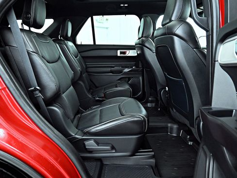 Used 2020 Ford Explorer ST w/ ST Street Pack image 30