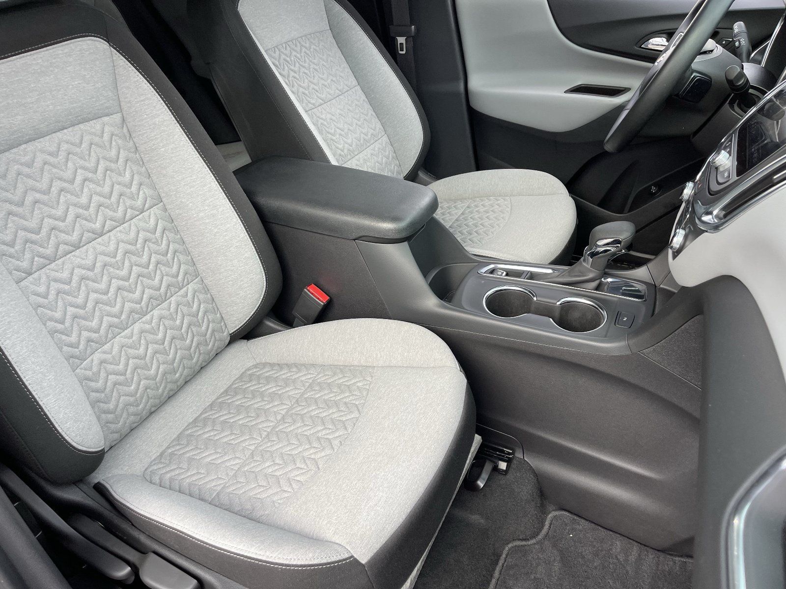 Used 2024 Chevrolet Equinox LT FWD image 11