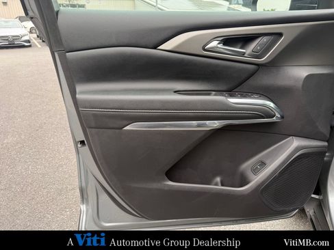 Used 2025 Chevrolet Traverse LT w/ Driver Confidence Package AWD/4WD image 16