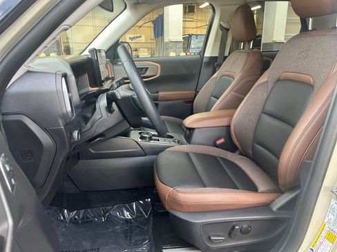 Certified 2025 Ford Bronco Sport Outer Banks w/ Outer Banks Tech Package+ AWD/4WD image 11