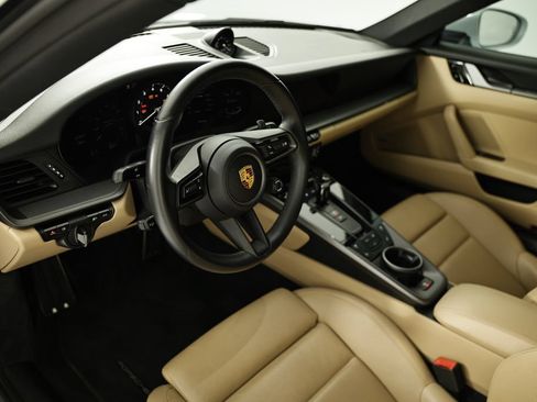 Used 2020 Porsche 911 Carrera 4S AWD/4WD image 4