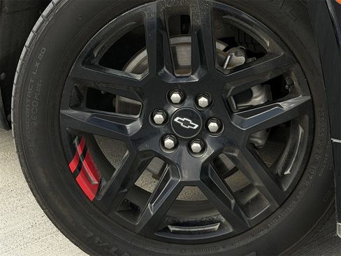 Used 2023 Chevrolet Traverse Premier w/ Redline Edition image 9