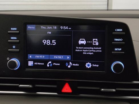 Used 2024 Hyundai Elantra SE FWD image 25