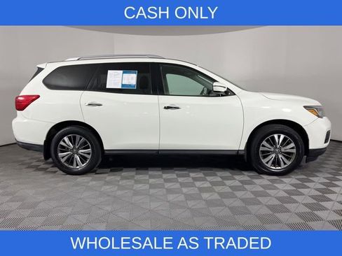 Used 2017 Nissan Pathfinder S image 9