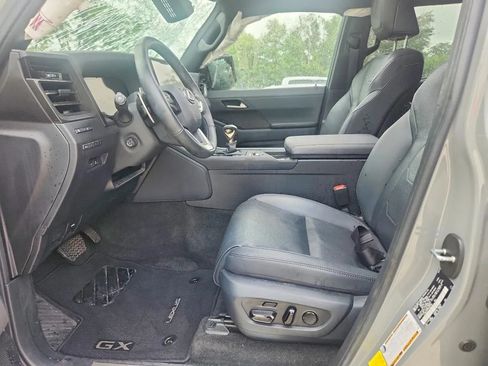 Used 2024 Lexus GX 550 w/ Cold Area Package AWD/4WD image 7