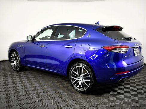 Used 2021 Maserati Levante image 14