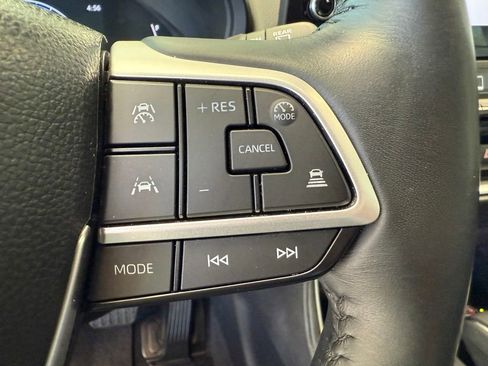 Used 2024 Toyota Grand Highlander XLE image 18